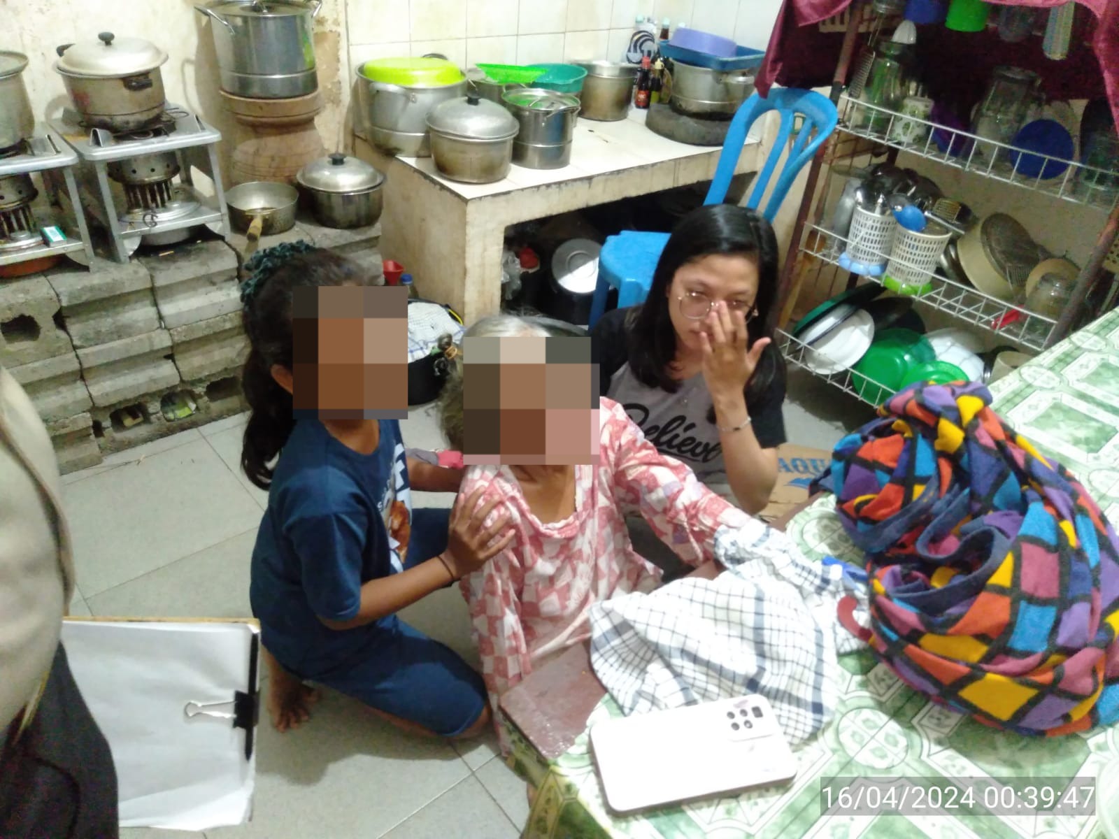 Polsek Siantar Martoba Bantu Selamatkan Wanita Uzur yang Terpeleset dan Terkunci 5 Hari Di Rumah