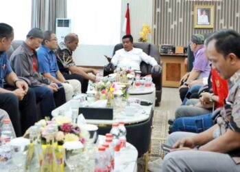 Bupati Radiapoh Sinaga Minta Agar Organisasi Buruh Lebih Kompak Demi Kesejahteraan Buruh di Simalungun