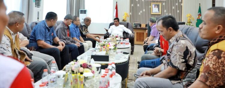 Bupati Radiapoh Sinaga Minta Agar Organisasi Buruh Lebih Kompak Demi Kesejahteraan Buruh di Simalungun