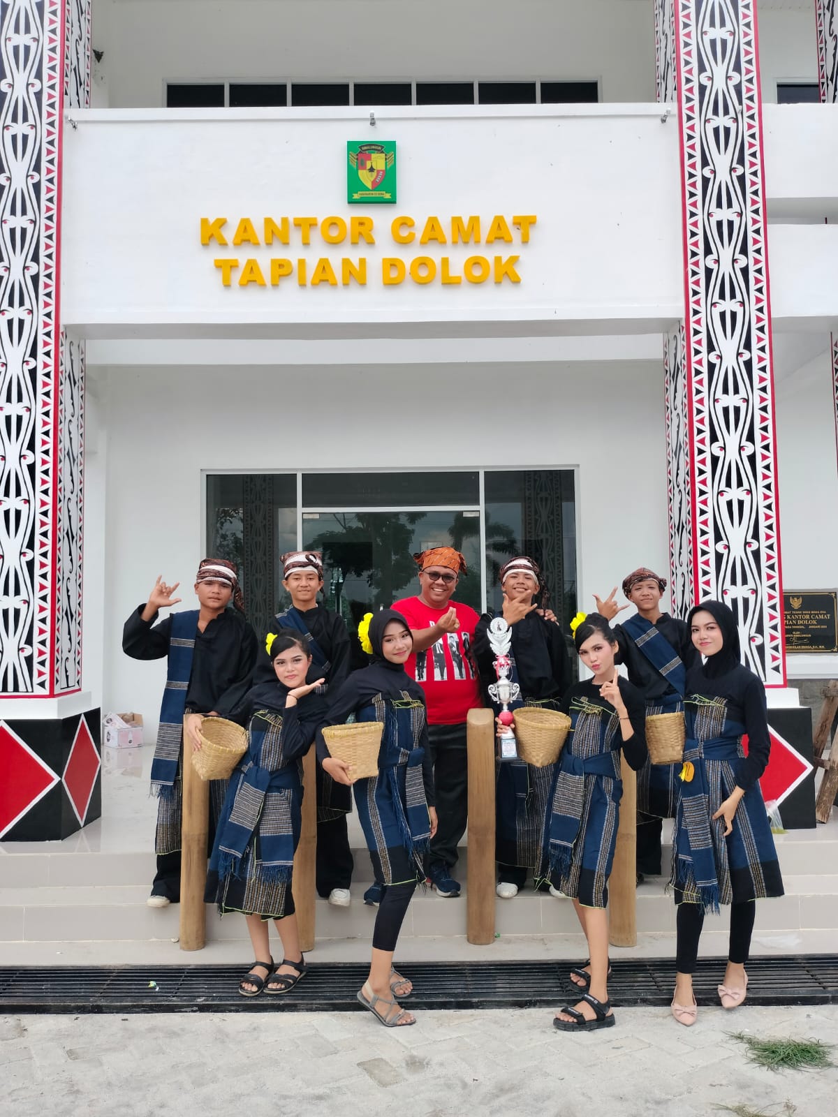 Kelurahan Sinaksak Raih Juara 1 Lomba Tari Simalungun Tingkat Remaja Kecamatan Tapian Dolok Kelurahan Sinaksak Raih Juara 1 Lomba Tari Simalungun Tingkat Remaja Kecamatan Tapian Dolok