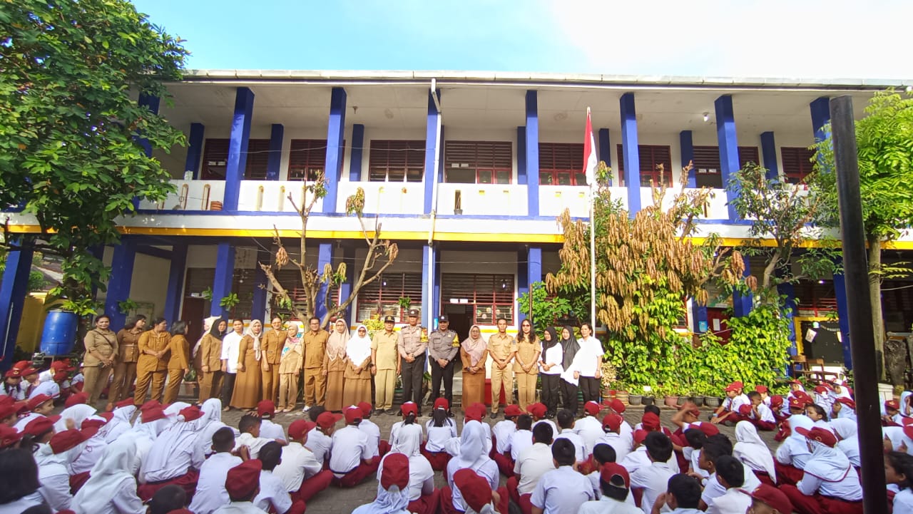 Berikan Himbauan, Polres Sibolga Irup Upacara Di Sekolah