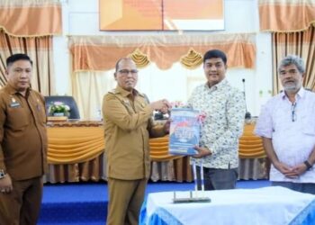 Ketua DPRD Tapteng Terima LKPJ Bupati Tapteng