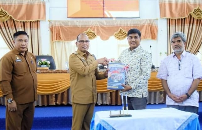 Ketua DPRD Tapteng Terima LKPJ Bupati Tapteng