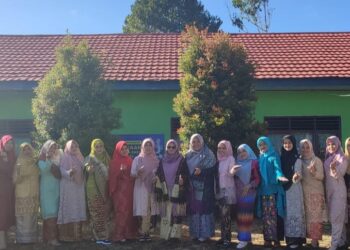 SMAN 1 Sekincau Gelar Upacara Bendera Untuk Memperingati Hari Kartini