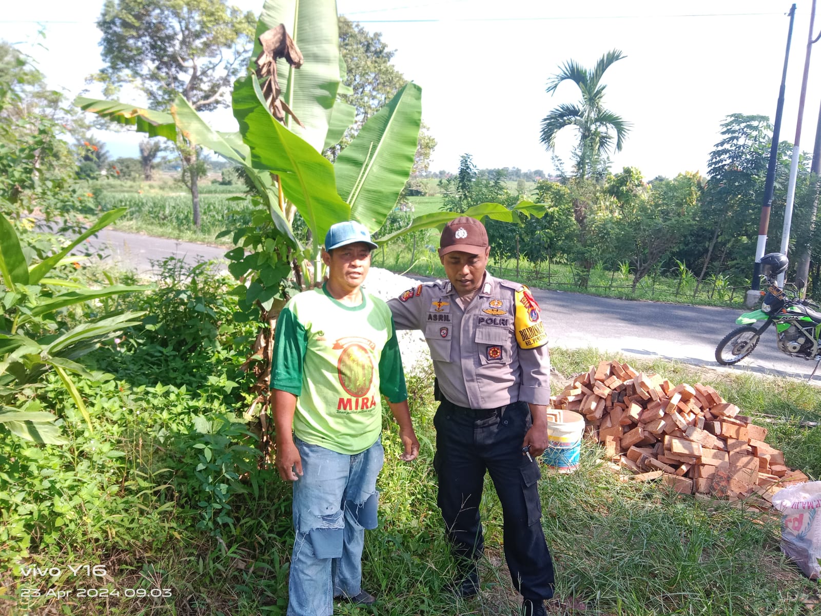 Bhabinkamtibmas Pematang Marihat Laksanakan Deteksi Dini Kepada Warga Manunggal Karya