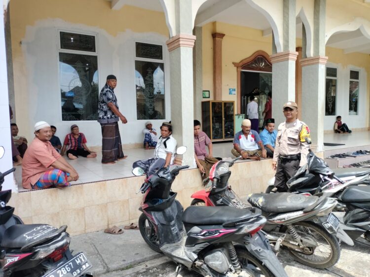 Pengamanan Mesjid Rutin Dilakukan Polres Tapteng Setiap Jumat