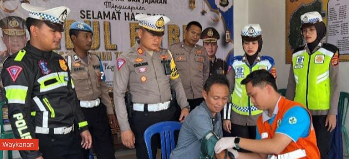 AKP AKP Suarjono Surya Ningrat Cegah Laka Lantas, Polisi Lakukan Skrining Dan Tes Urine Sopir Bus AKP AKP Suarjono Surya Ningrat Cegah Laka Lantas, Polisi Lakukan Skrining Dan Tes Urine Sopir Bus