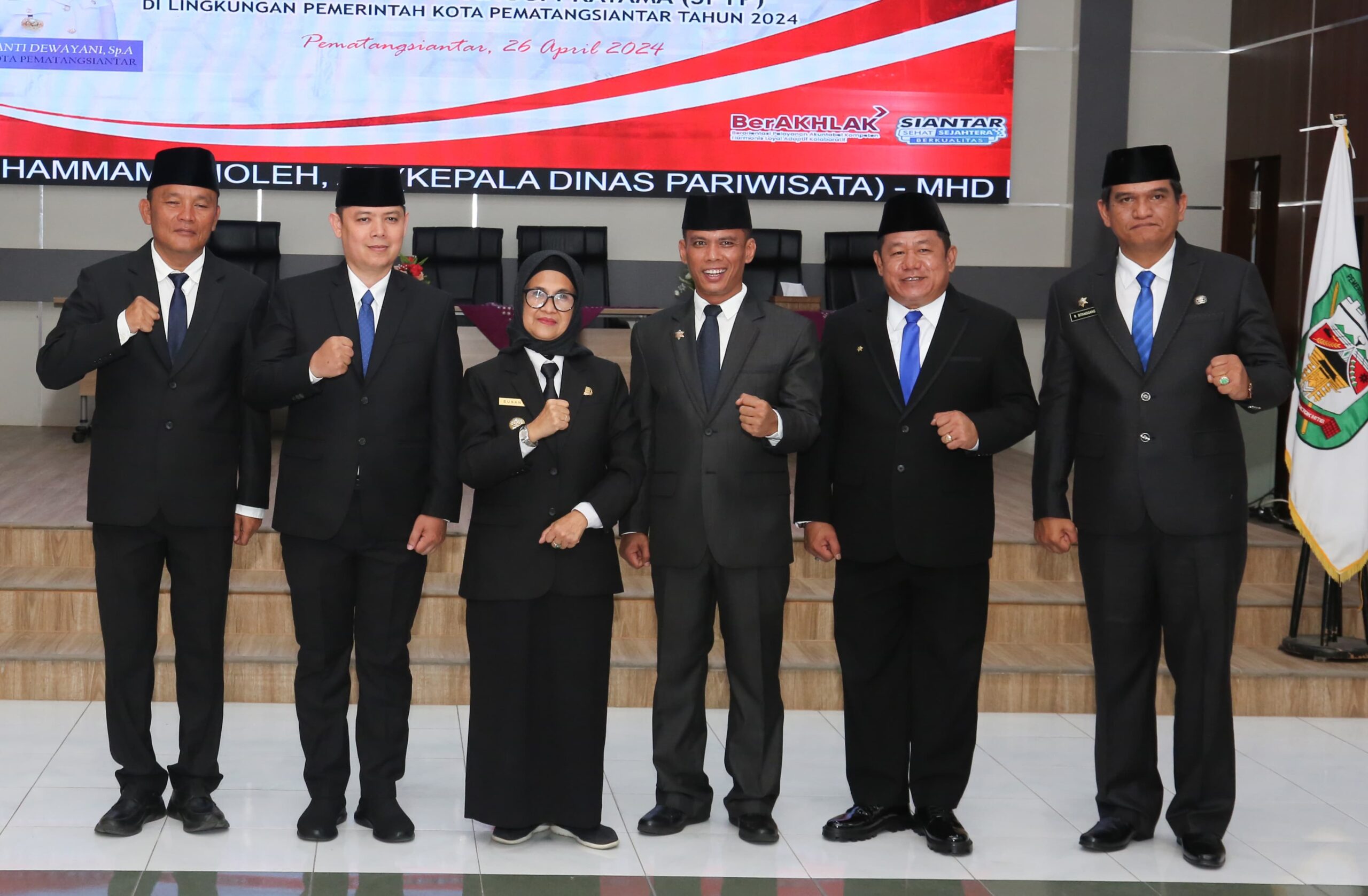 Wali Kota Melantik Dan Mengambil Sumpah Lima Pejabat Pimpinan Tinggi Pratama Kota Pematangsiantar