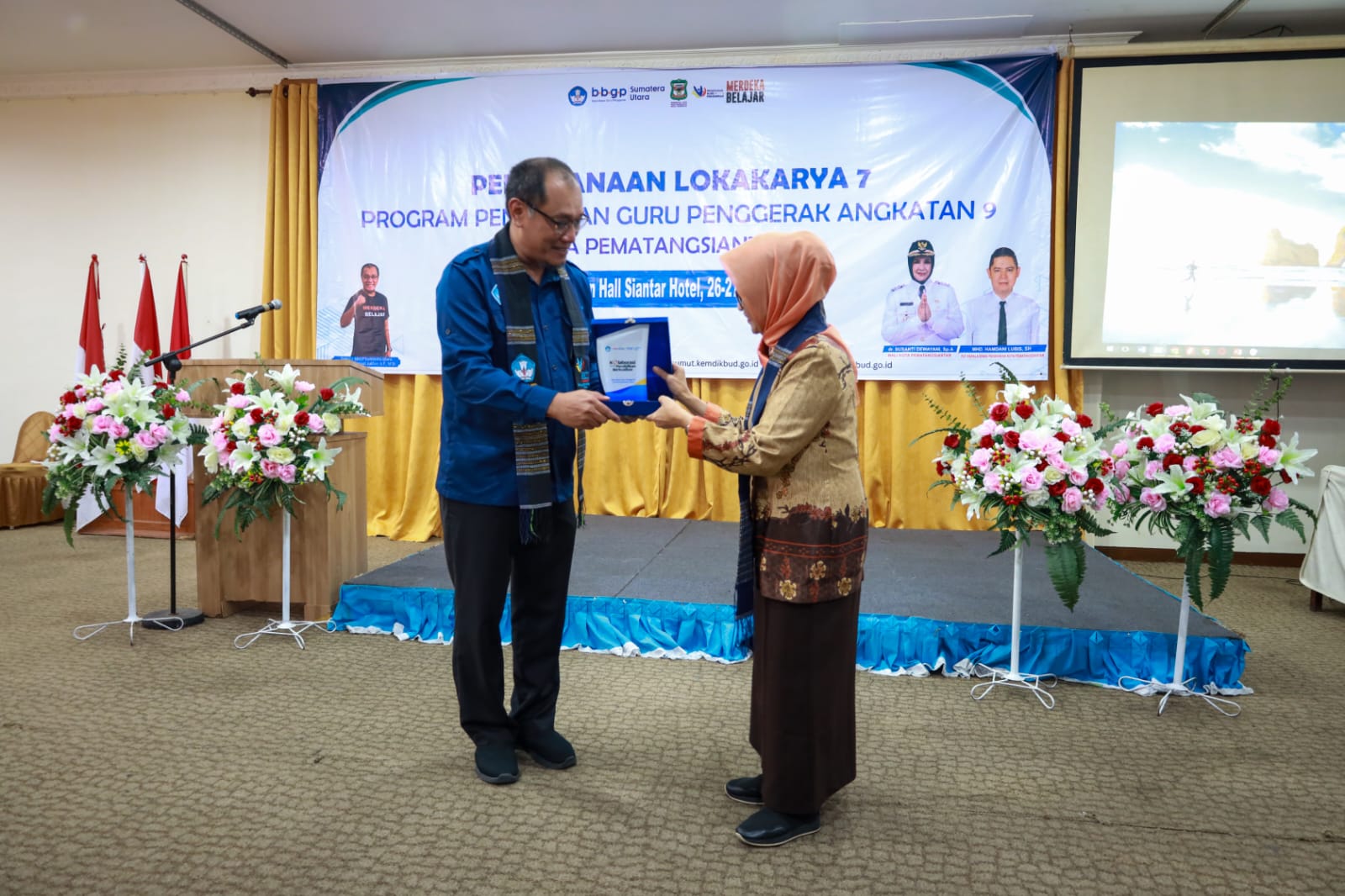 Wali Kota Pematangsiantar Membuka Lokakarya 7 "Panen Hasil Belajar" PGP Angkatan ke-9 