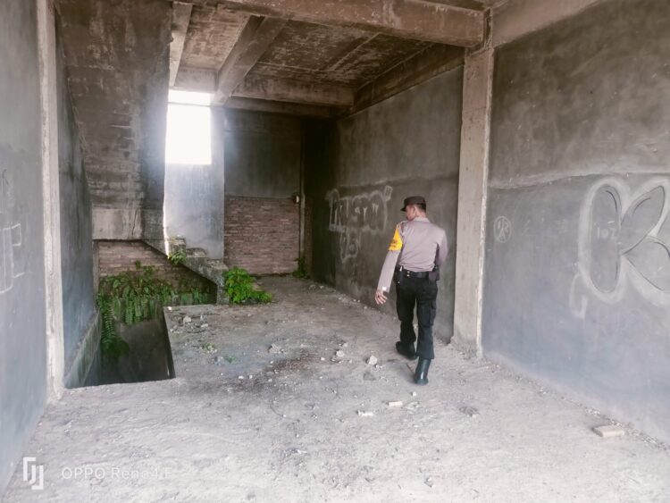 Polsek Siantar Selatan Patroli di Ruko Kosong Eks Rumah Potong