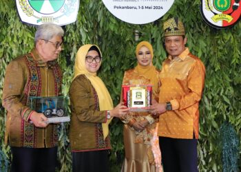 Raker APEKSI Komwil I,  Wali Kota Menghadiri Welcome Dinner Di Balairung Hotel Pangeran Pekanbaru