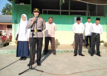 Kapolsek Siantar Marihat Ajak Siswa MTS Khoirottul Islamiyah Jauhi Kenakalan Remaja