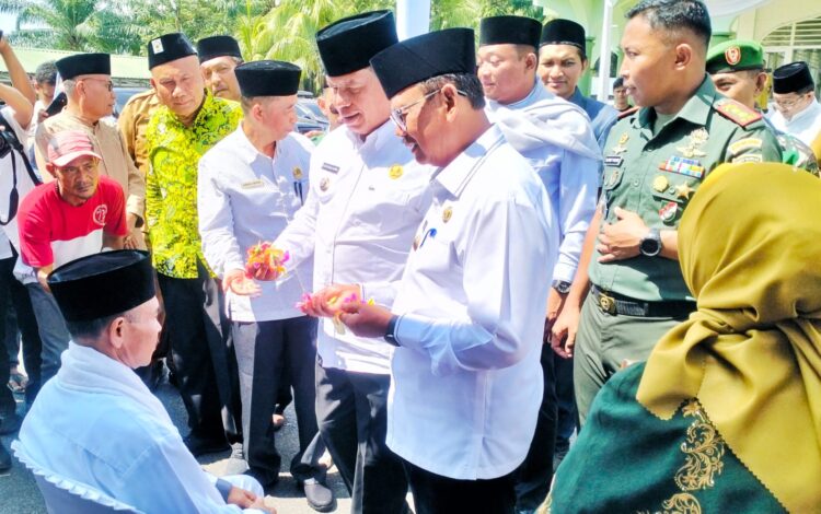 Bupati Simalungun Tepung Tawari Jamaah Calhaj Tahun 2024