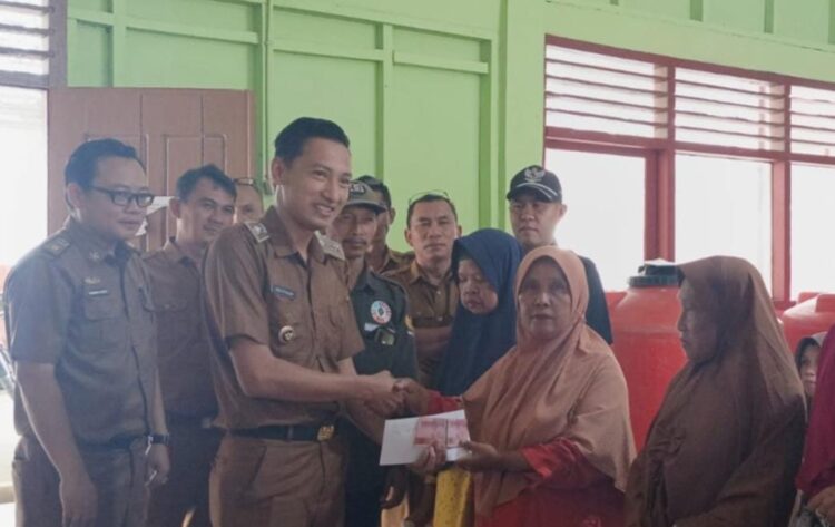 Pekon Kenali Salurkan BLT-DD Tahap Pertama Kepada 32 KPM