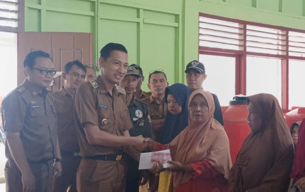 Pekon Kenali Salurkan BLT-DD Tahap Pertama Kepada 32 KPM