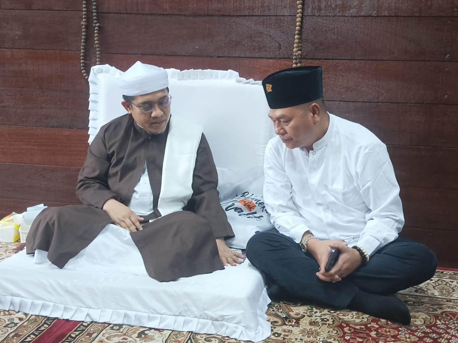 Silaturahmi ke Tuan Guru Besilam, Nikson Nababan Diberi Amalan Khusus
