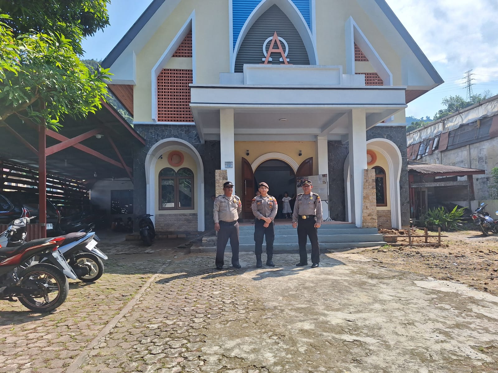 Personil Polres Sibolga Amankan Ibadah Kenaikan Isa Al-Masih