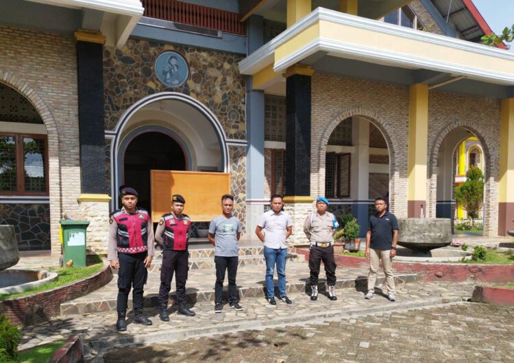Berikan Rasa Aman Jemaat Gereja Beribadah, Polres Tapteng Rutin Laksanakan Pengamanan 