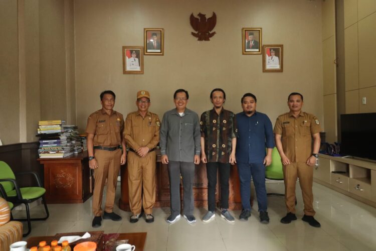 Sekda Pakpak Bharat Sambut Audensi Lembaga Penelitian dan Pengabdian Masyarakat UNIMED 