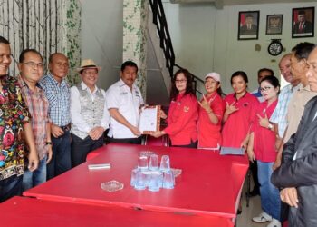 Bakal Calon Bupati Toba Thurman Hutapea Resmi Mendaftar ke Partai PDIP
