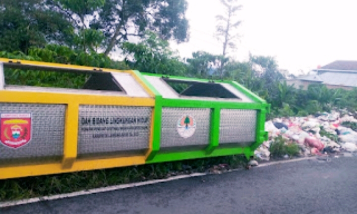 DLH Siapkan Bak Pengangkut Sampah di Perbatasan Pekon Canggu Kotabesi DLH Siapkan Bak Pengangkut Sampah di Perbatasan Pekon Canggu Kotabesi