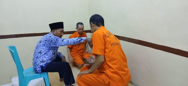 Peduli Dengan Tahanan, Polres Sibolga Berikan Binrohtal Kepada Para Tahanan