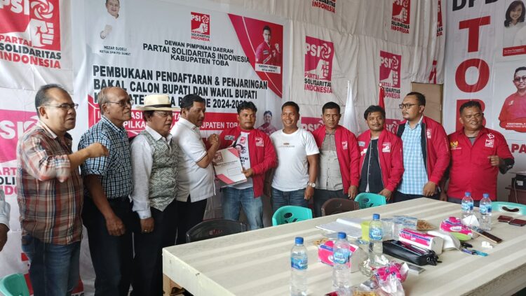 Menjelang Pilkada Toba, Bacalon Bupati Toba Thurman Hutapea Daftar ke PSI