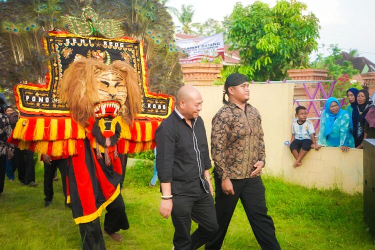 Disambut Reog Ponorogo, Nikson Nababan Dijamu Warga Jawa di Langkat