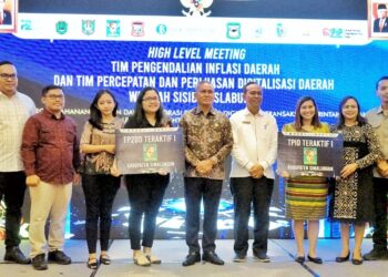 Dipimpin Radiapoh Sinaga, Pemkab Simalungun Kembali Raih Penghargaan TP2DD dan TPID Teraktif I Wilayah Sisibatas Labuhan Prov Sumut