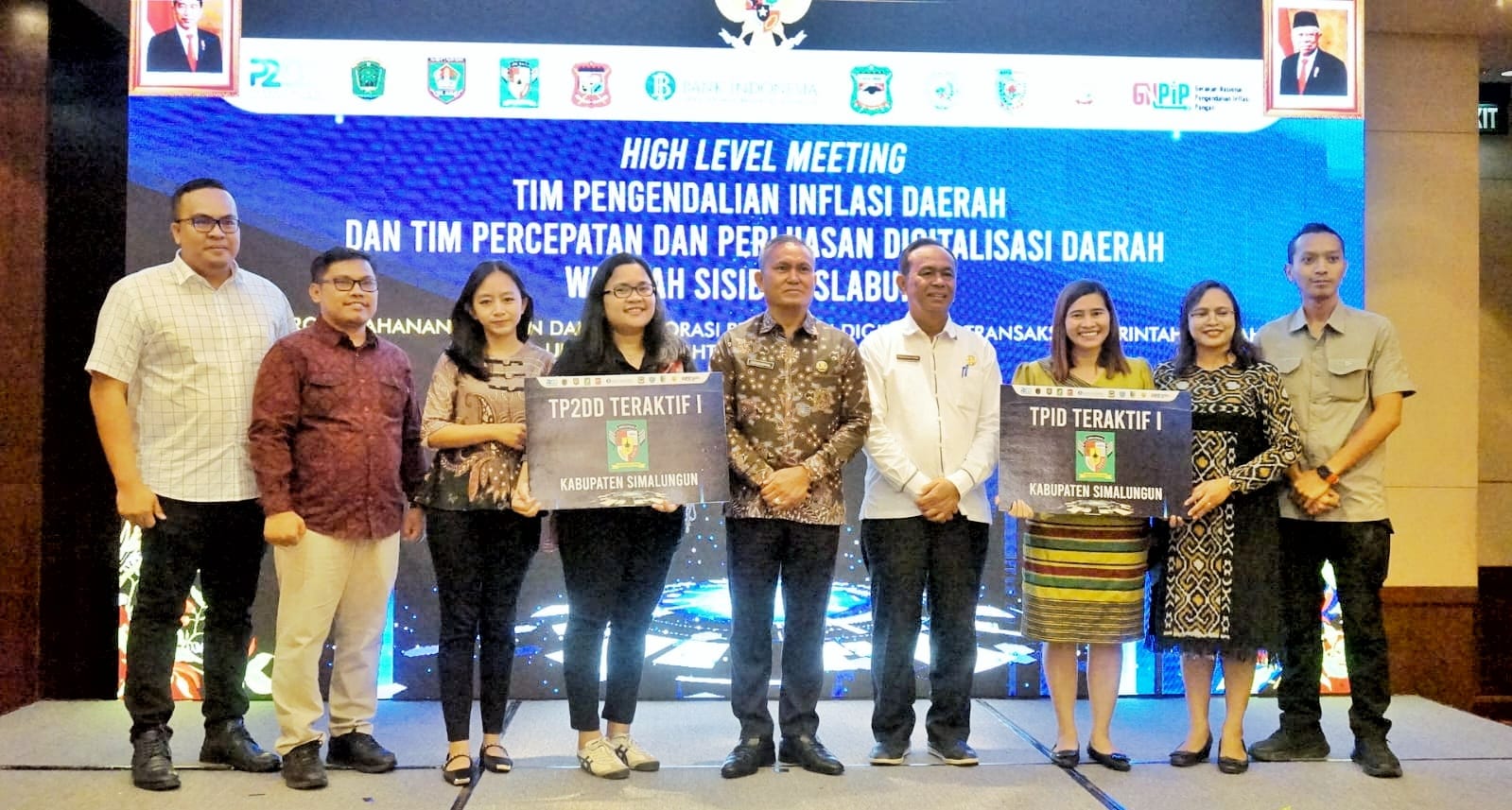 Dipimpin Radiapoh Sinaga, Pemkab Simalungun Kembali Raih Penghargaan TP2DD dan TPID Teraktif I Wilayah Sisibatas Labuhan Prov Sumut
