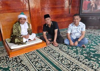 Kapolsek Tanah Jawa Kunjungi Pondok Persulukan Serambi Babusallam, Minta Doa Restu dan Berikan Bantuan Sembako