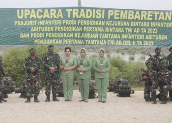 Danrindam I/BB Pimpin Upacara Tradisi Pembaretan Prajurit Infanteri Prodi Dikjurbaif Abit Dikmaba dan Prodi Dikjurtaif Abit Dikmata TNI AD Gel- II TA 2023 