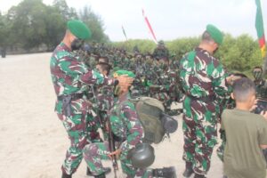 Danrindam I/BB Pimpin Upacara Tradisi Pembaretan Prajurit Infanteri Prodi Dikjurbaif Abit Dikmaba dan Prodi Dikjurtaif Abit Dikmata TNI AD Gel- II TA 2023 