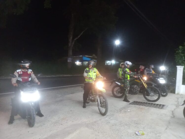 Polsek Dolok Panribuan Giat Gelar Patroli Gabungan TNI-POLRI Antisipasi Kejahatan Jalanan