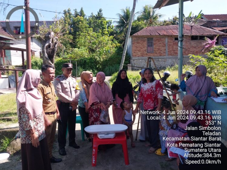 Bhabinkamtibmas Jajaran Polres Pematangsiantar Hadiri Posyandu Serentak, Berikan Pesan-Pesan Kamtibmas
