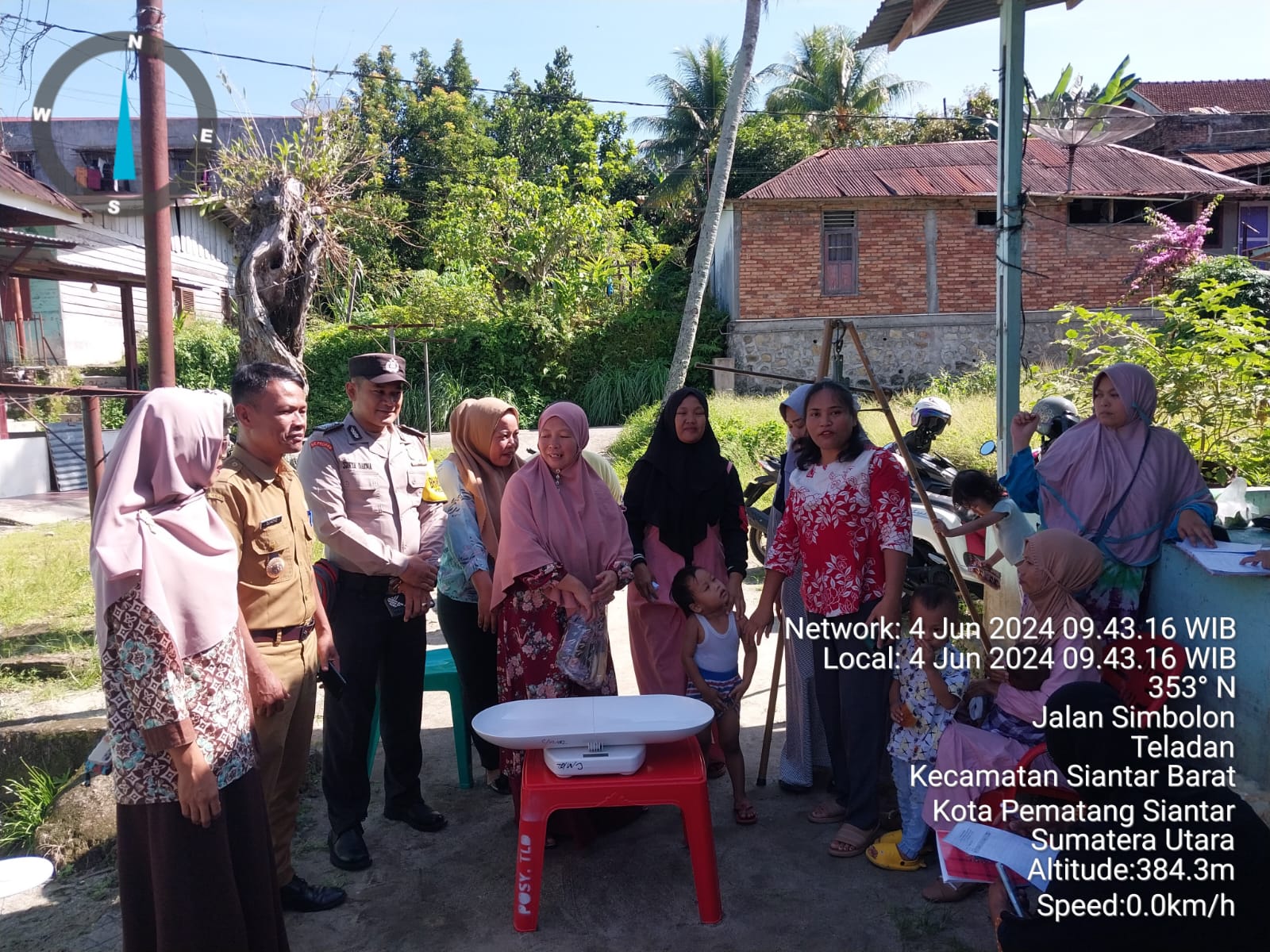 Bhabinkamtibmas Jajaran Polres Pematangsiantar Hadiri Posyandu Serentak, Berikan Pesan-Pesan Kamtibmas