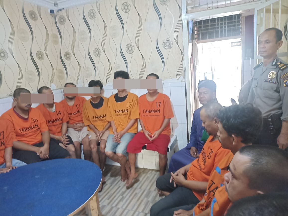 Binrohtal, Tahanan Polres Pematangsiantar Selalu Sholat Wajib Berjamaah Binrohtal, Tahanan Polres Pematangsiantar Selalu Sholat Wajib Berjamaah