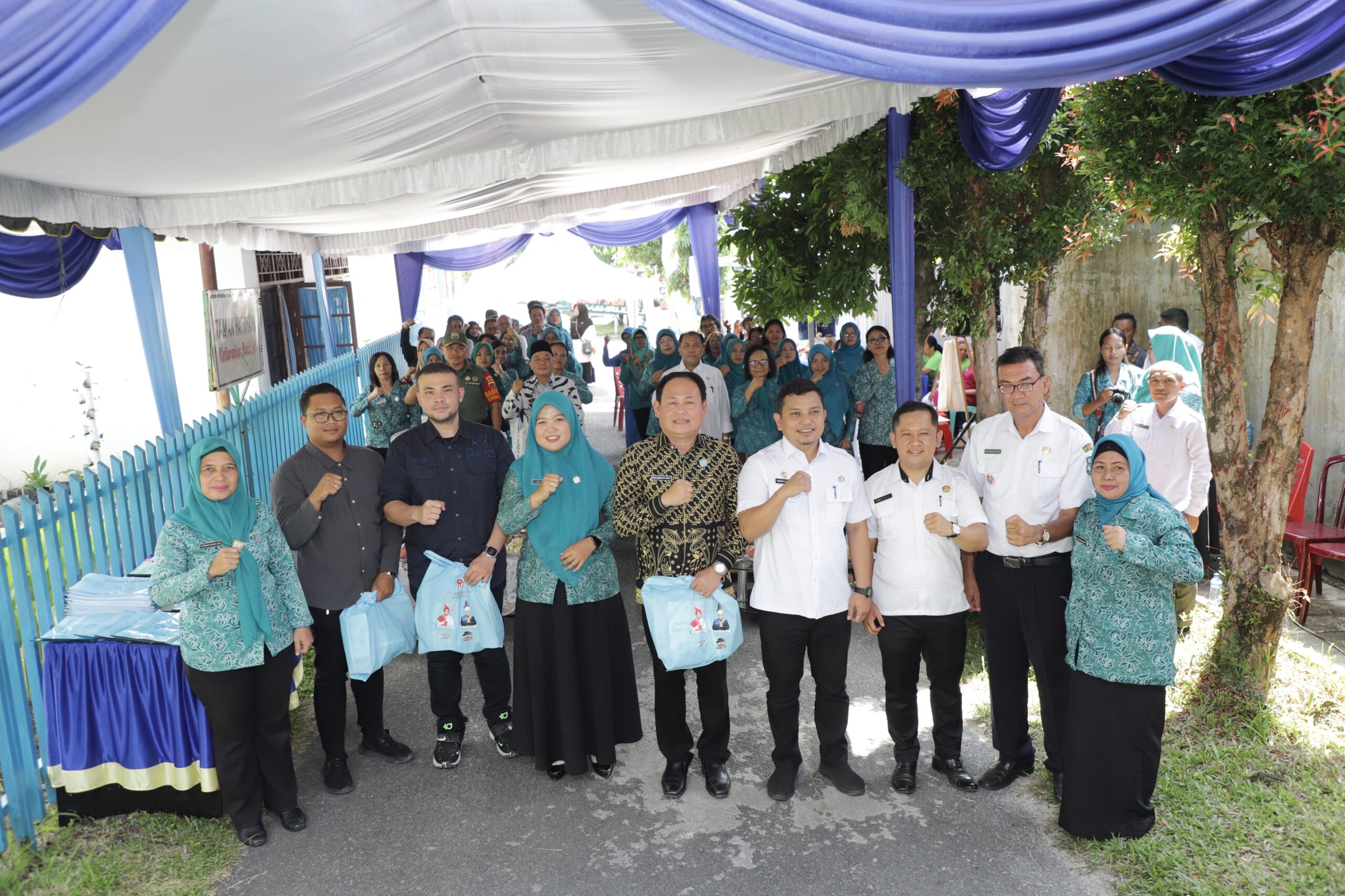 Tim Penilai TP PKK Provinsi Sumut Monitoring Pelaksanaan Tertib Administrasi TP PKK Kelurahan Bukit Sofa Tim Penilai TP PKK Provinsi Sumut Monitoring Pelaksanaan Tertib Administrasi TP PKK Kelurahan Bukit Sofa