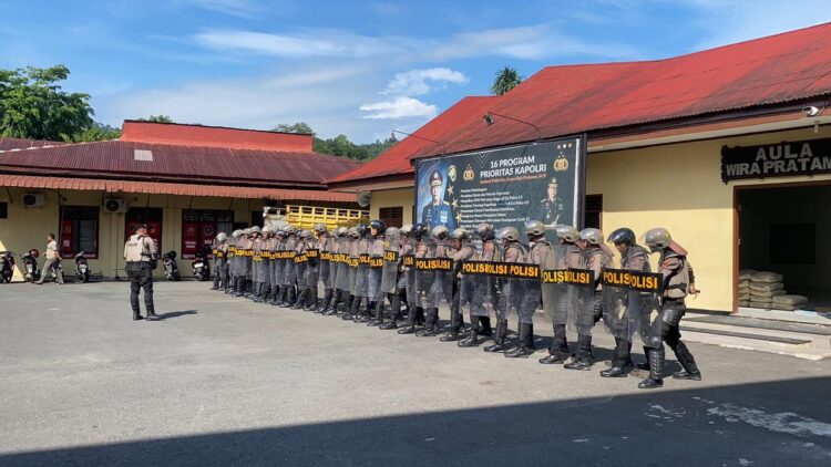 Polres Sibolga Latihan Binsik Pleton Dalmas, Jelang Pilkada 2024 