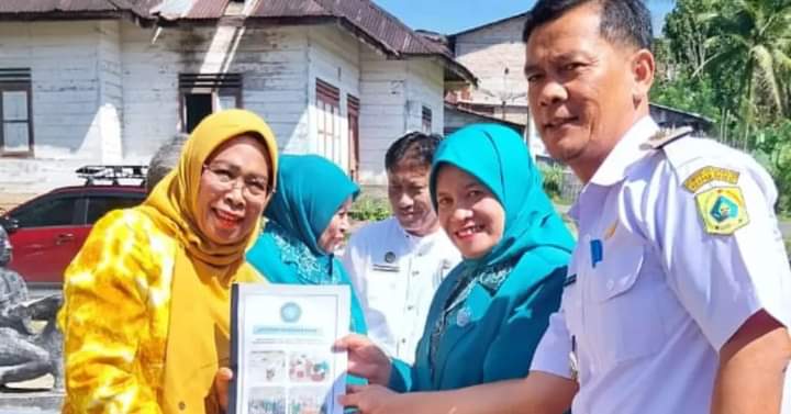 Tim Monitoring TP PKK Propinsi Sumut Laksanakan Evaluasi dan Pembinaan PAAR di Desa Sukaramai Pakpak Bharat 