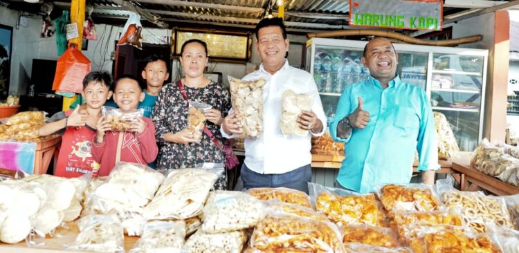 Bupati Simalungun Radiapoh Hasiholan Sinaga Sambangi Pelaku UMKM di Nagori Pamatang Asilum
