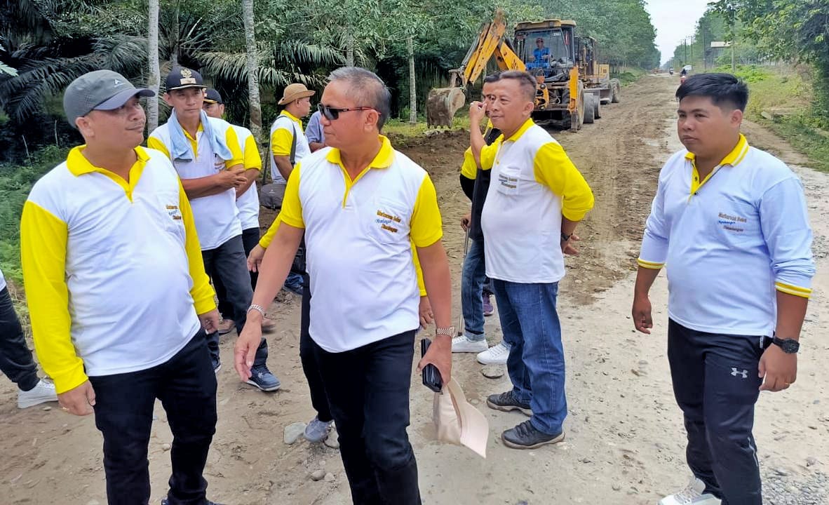 ASN dan Masyarakat Tapian Dolok Gelar Marharoan Bolon Membangun Simalungun