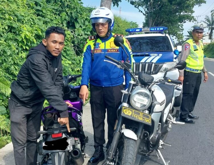 Patroli Hunting System, Kasat Lantas Polres Simalungun Tindak Pengendara Knalpot Brong