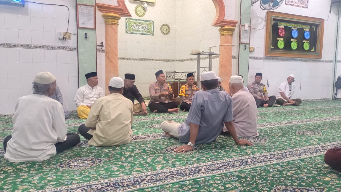 Jumat Curhat, Polres Sibolga Tampung Curhatan Masyarakat di Mesjid Nurul Ikhlas