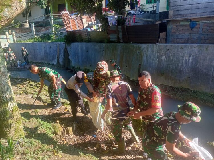 HUT ke 62 Korem 022/PT Tahun 2024, Bhabinkamtibmas Polsek Siantar Martoba Hadiri Karya Bakti 