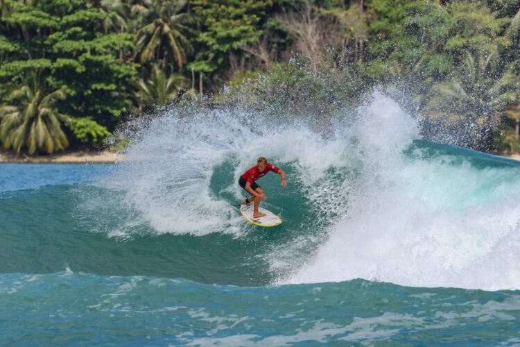 Justin Buulolo dan Oney Anwar Selamatkan Harapan Indonesia di Nias Pro 2024