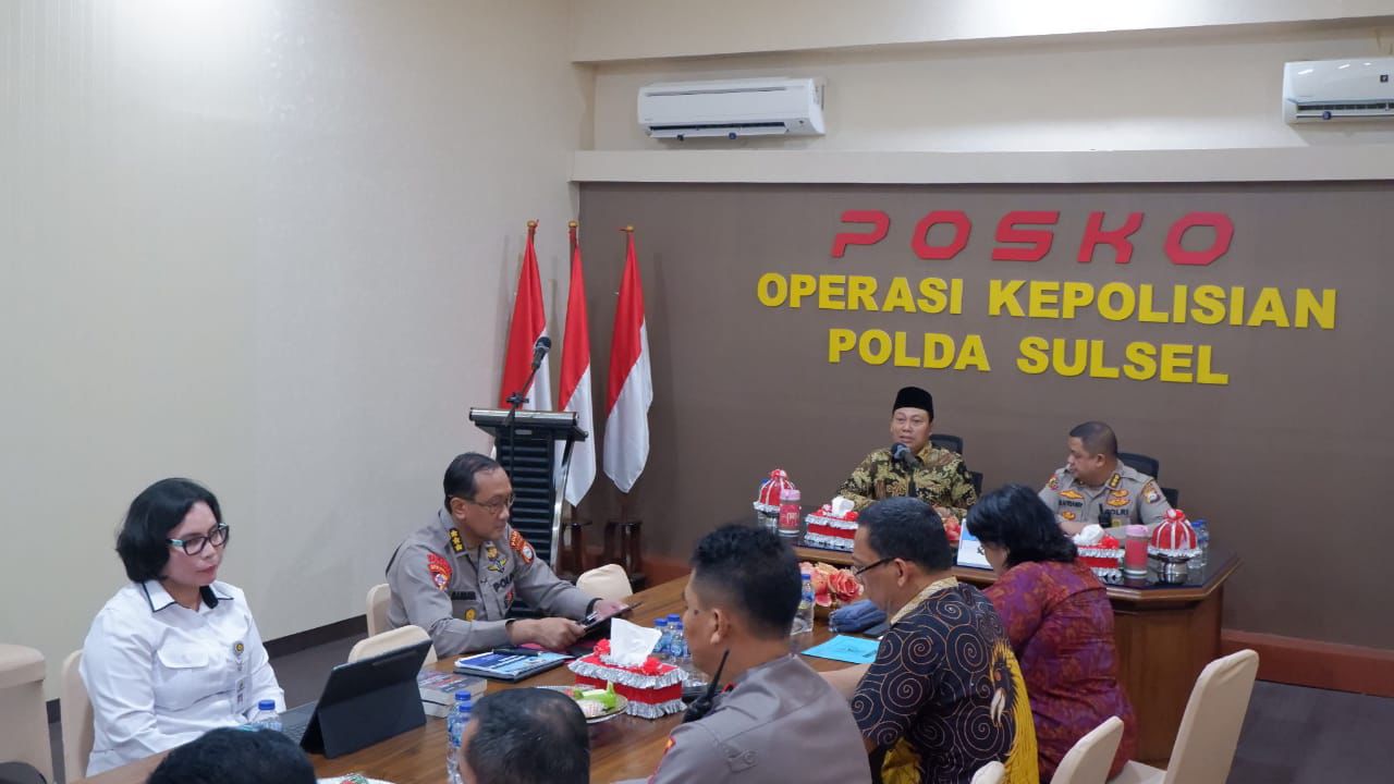 Kompolnas Pantau Kesiapan Pengamanan Polri Pada Pilkada Serentak 2024 di Polda Sulawesi Selatan Kompolnas Pantau Kesiapan Pengamanan Polri Pada Pilkada Serentak 2024 di Polda Sulawesi Selatan