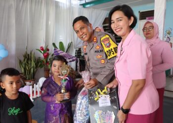 Kapolres Pematangsiantar Hadiri Pelepasan 39 Peserta Didik TK Kemala Bhayangkari 06 Pematangsiantar TA 2023/2024 