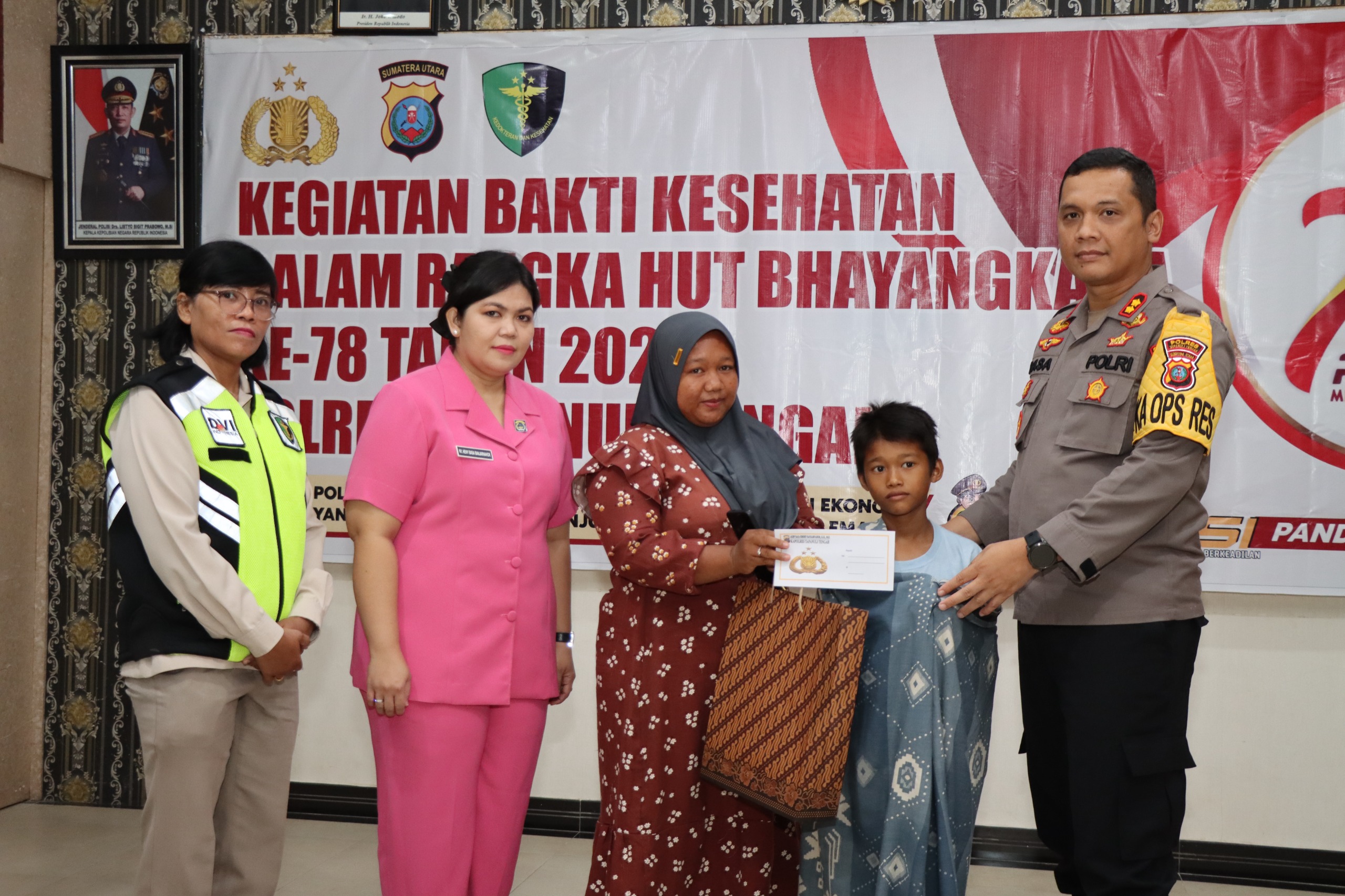 Polres Tapteng Gelar Khitanan Massal Sambut HUT Bhayangkara Ke-78