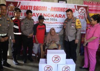 Kapolres Simalungun Laksanakan Kunjungan dan Bagikan Santunan Bagi Anggota Polri Yang Sakit